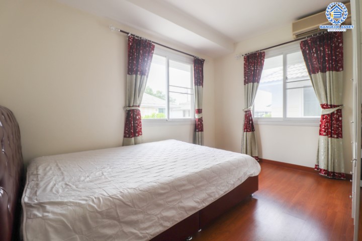 *****บ้านแฝดมือสองย่านนนทบุรี ม.โฮมเพลส วงแหวน-รัตนาธิเบศร์ หลังมุม! เนื้อที่กว้างขวางมากถึง 43.10 ตร.ว. ฟังก์ชัน 3 ห้องนอน 2 ห้องน้ำ ที่จอดรถ 2 คัน ต่อเติมครบ พร้อมเข้าอยู่ ตั้งอยู่บนทำเลแห่งการเดินทาง ใกล้รถไฟฟ้าสายสีม่วง "สถานีคลองบางไผ่" และจุดขึ้นทางด่วน "กาญจนาภิเษก"